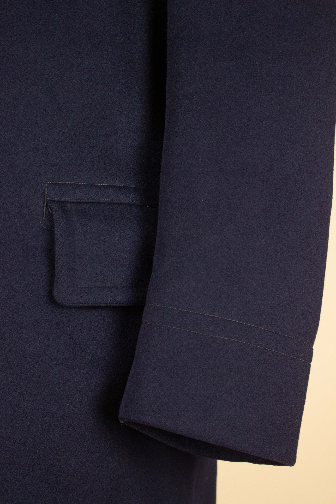 SWEDISH 1910S DARK BLUE DOUBLE BREASTED CHESTERFIELD COAT WITH VELVET COLLAR. SIZE CA EU 46-48 LONG