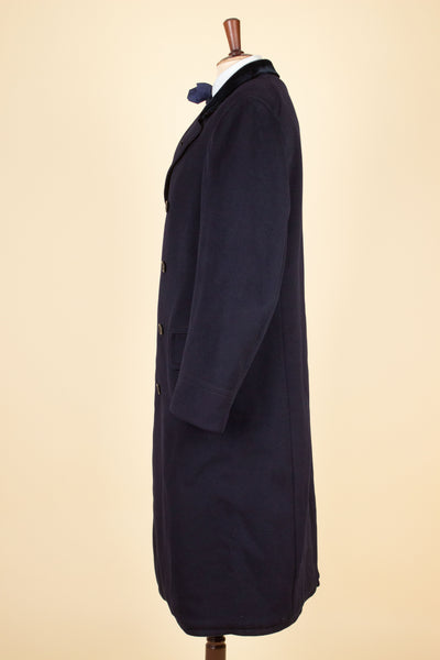 SWEDISH 1910S DARK BLUE DOUBLE BREASTED CHESTERFIELD COAT WITH VELVET COLLAR. SIZE CA EU 46-48 LONG