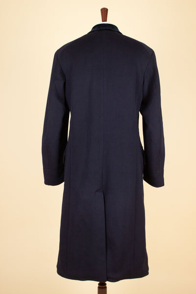 SWEDISH 1910S DARK BLUE DOUBLE BREASTED CHESTERFIELD COAT WITH VELVET COLLAR. SIZE CA EU 46-48 LONG