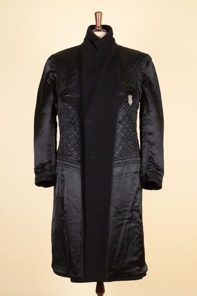 SWEDISH 1930S BLACK DOUBLE BREASTED HEAVYWEIGHT OVERCOAT BY MATADOR. SIZE CA EU 46