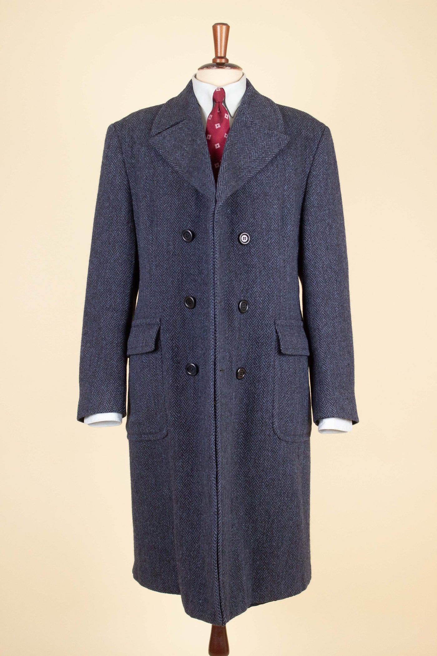 BRITISH 1960 BLUE HERRINGBONE DOUBLE BREASTED HARRIS TWEED OVERCOAT. SIZE CA EU 48 L