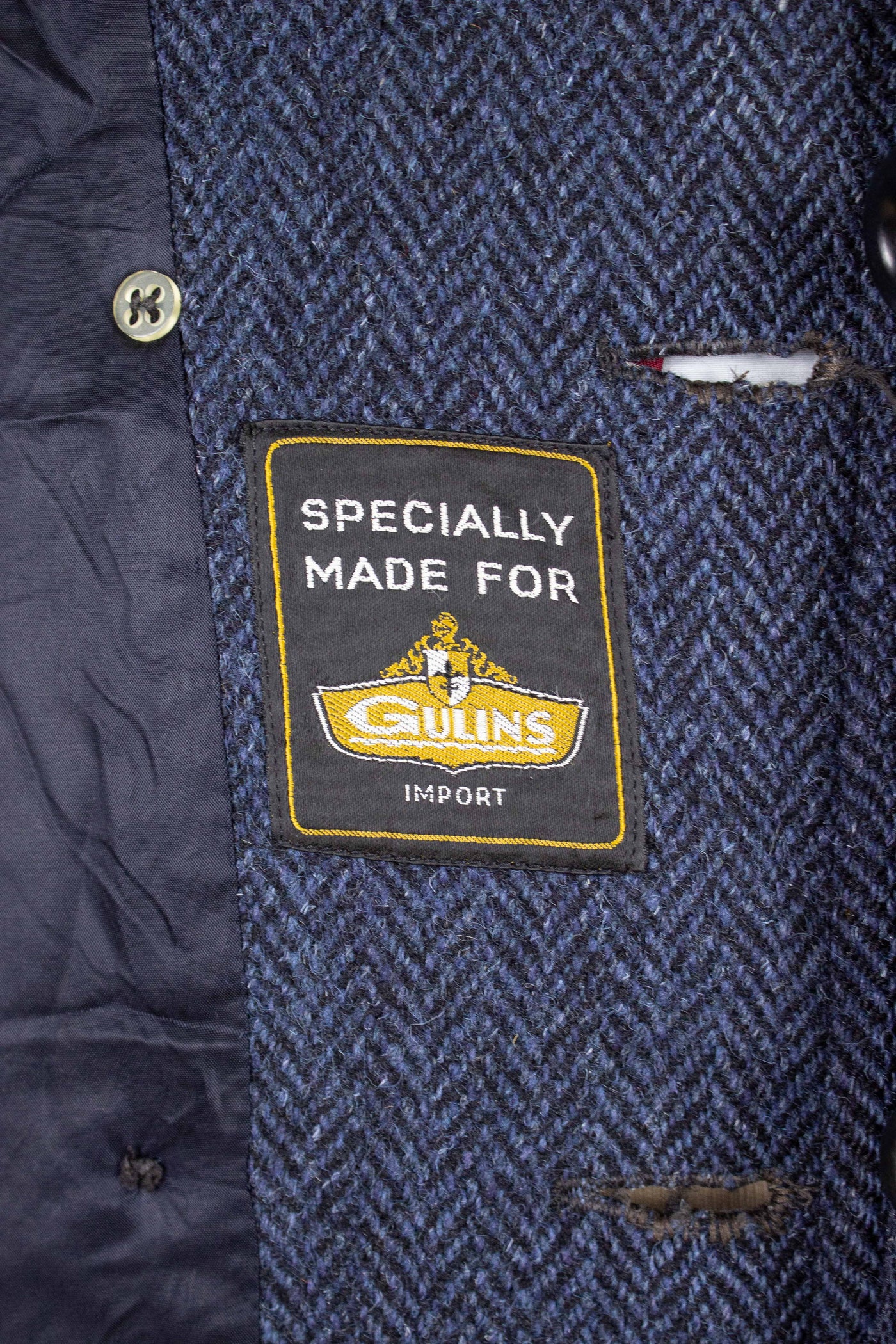 BRITISH 1960 BLUE HERRINGBONE DOUBLE BREASTED HARRIS TWEED OVERCOAT. SIZE CA EU 48 L