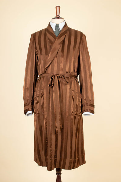 SWEDISH 1940S/1950S REDDISH-BROWN SILK DRESSING GOWN. SIZE CA EU 48