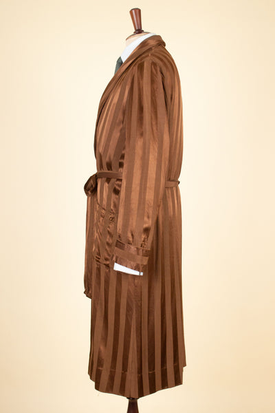 SWEDISH 1940S/1950S REDDISH-BROWN SILK DRESSING GOWN. SIZE CA EU 48