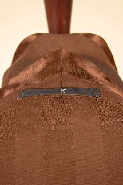 SWEDISH 1940S/1950S REDDISH-BROWN SILK DRESSING GOWN. SIZE CA EU 48