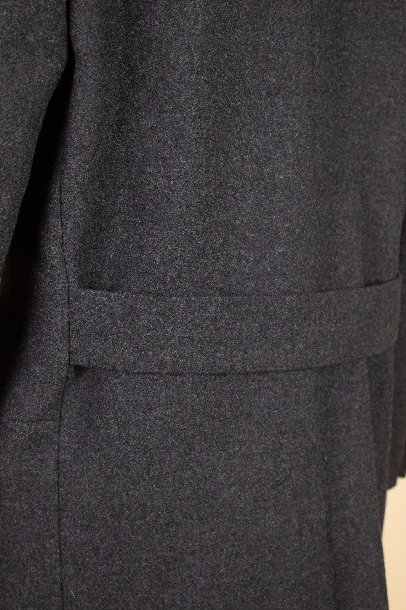 SWEDISH 1950S DOUBLE BREASTED DARK GREY TWILL OVERCOAT BY JUNEX. SIZE CA EU 48