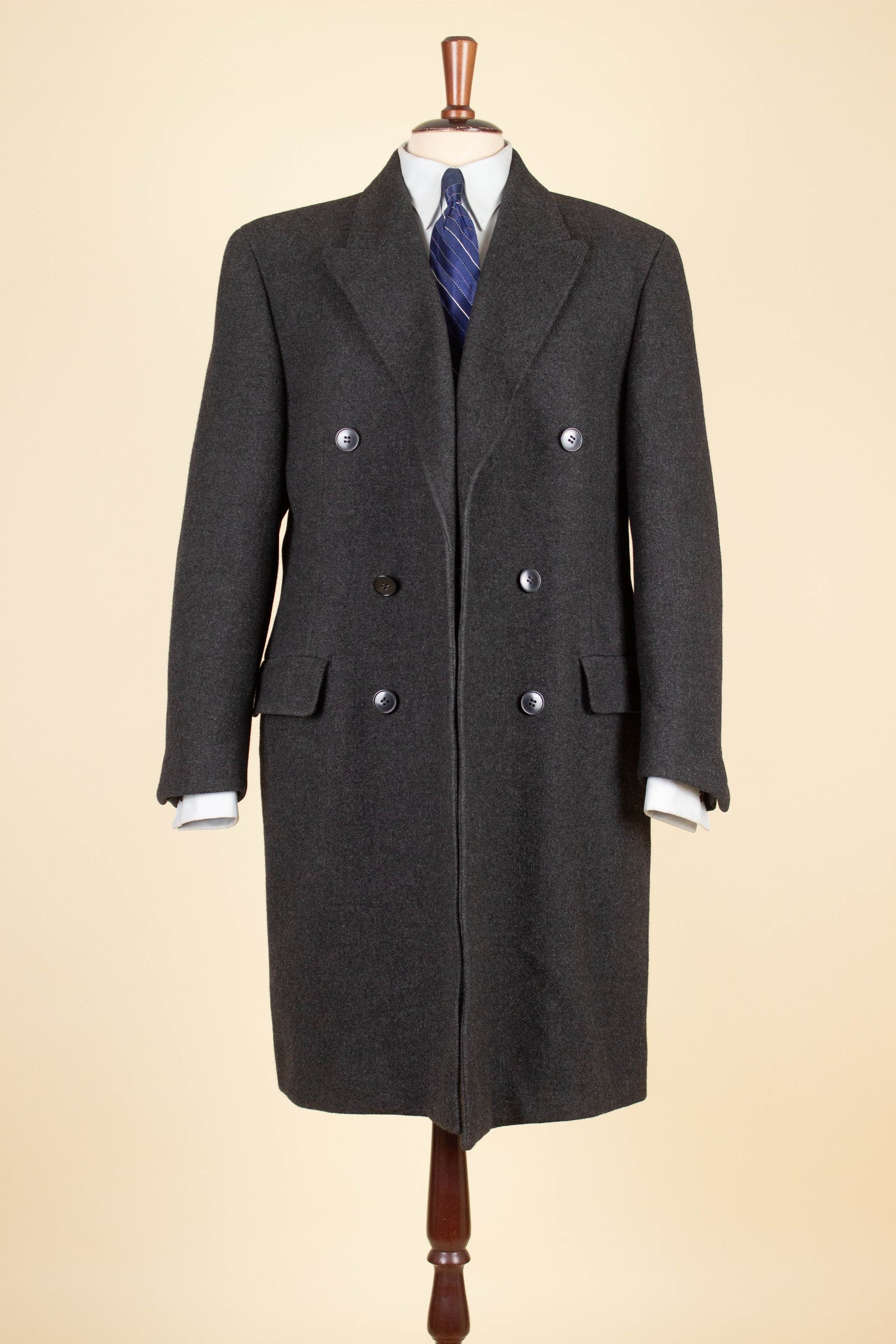 SWEDISH 1950S DOUBLE BREASTED DARK GREY TWILL OVERCOAT BY JUNEX. SIZE CA EU 48