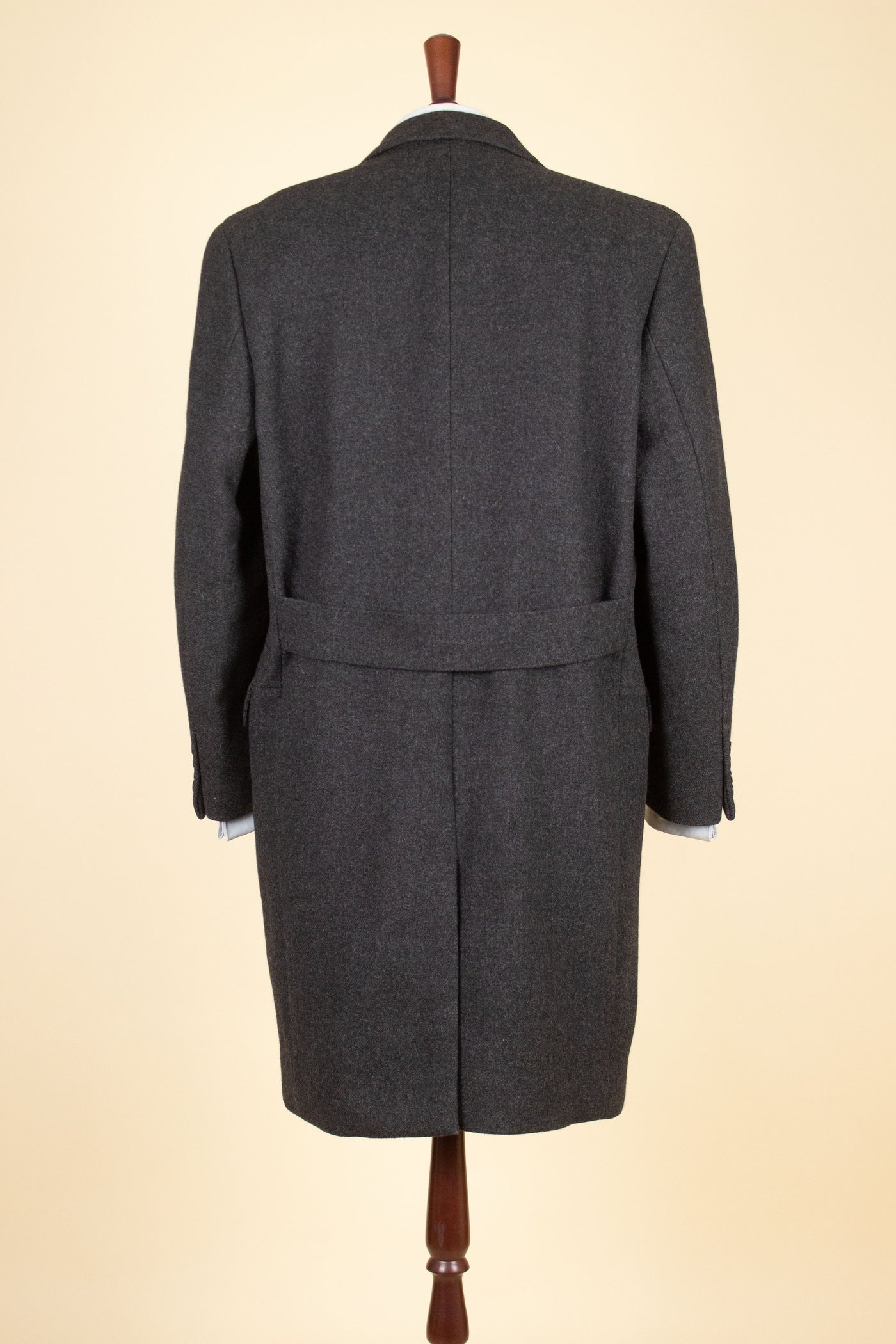 SWEDISH 1950S DOUBLE BREASTED DARK GREY TWILL OVERCOAT BY JUNEX. SIZE CA EU 48