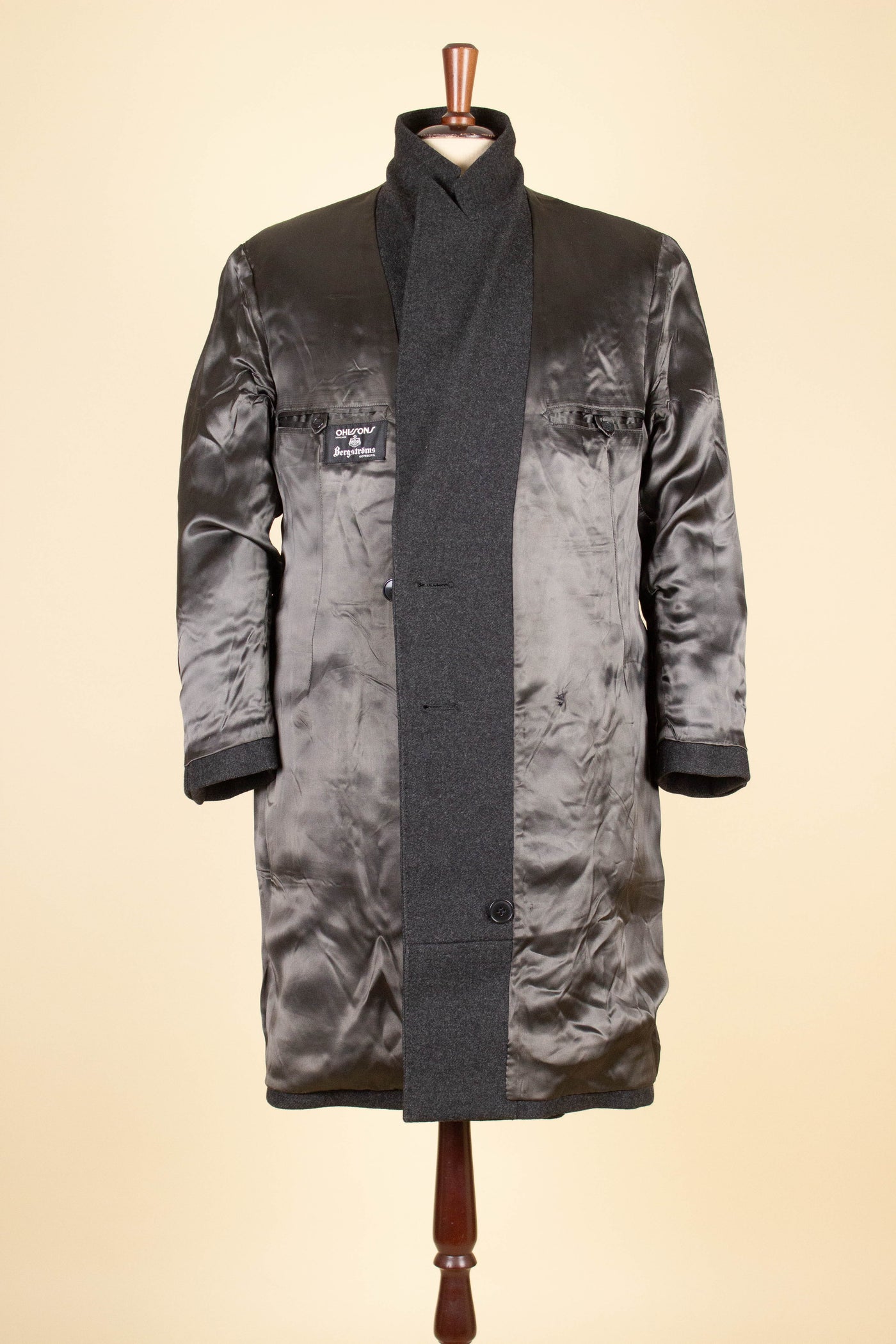 SWEDISH 1950S DOUBLE BREASTED DARK GREY TWILL OVERCOAT BY JUNEX. SIZE CA EU 48