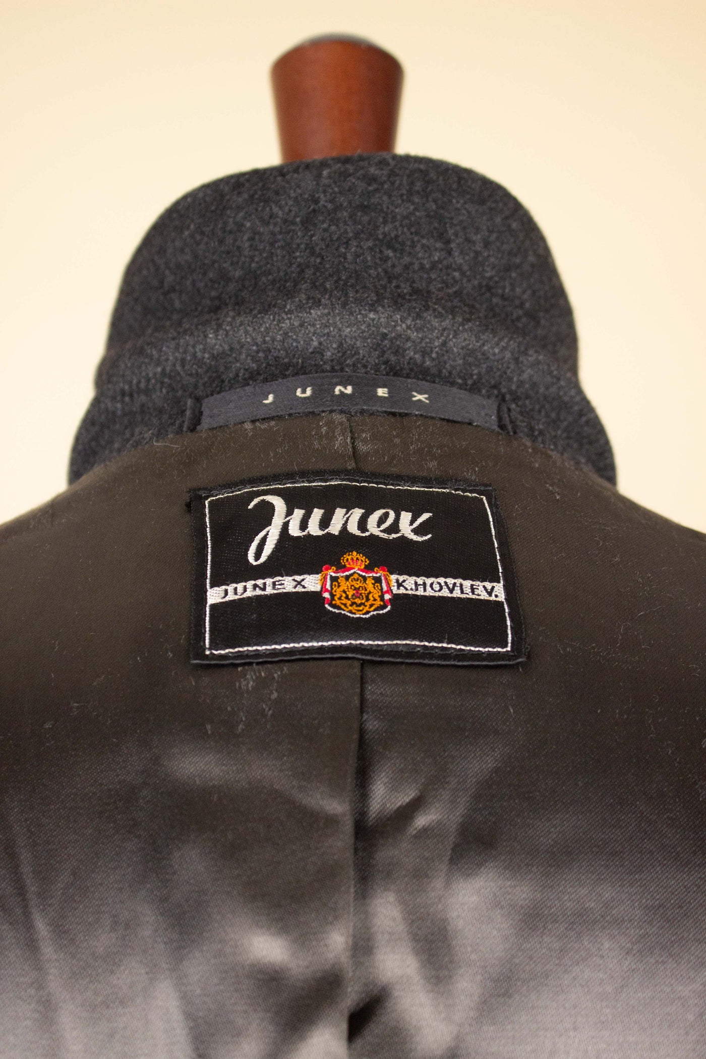 SWEDISH 1950S DOUBLE BREASTED DARK GREY TWILL OVERCOAT BY JUNEX. SIZE CA EU 48