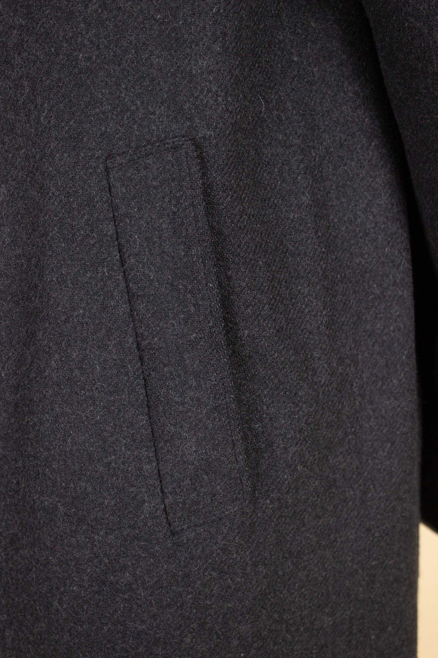 SWEDISH 1940S/1950S DARK GREY SINGLE BREASTED OVERCOAT BY RAPPSON. SIZE CA EU 50
