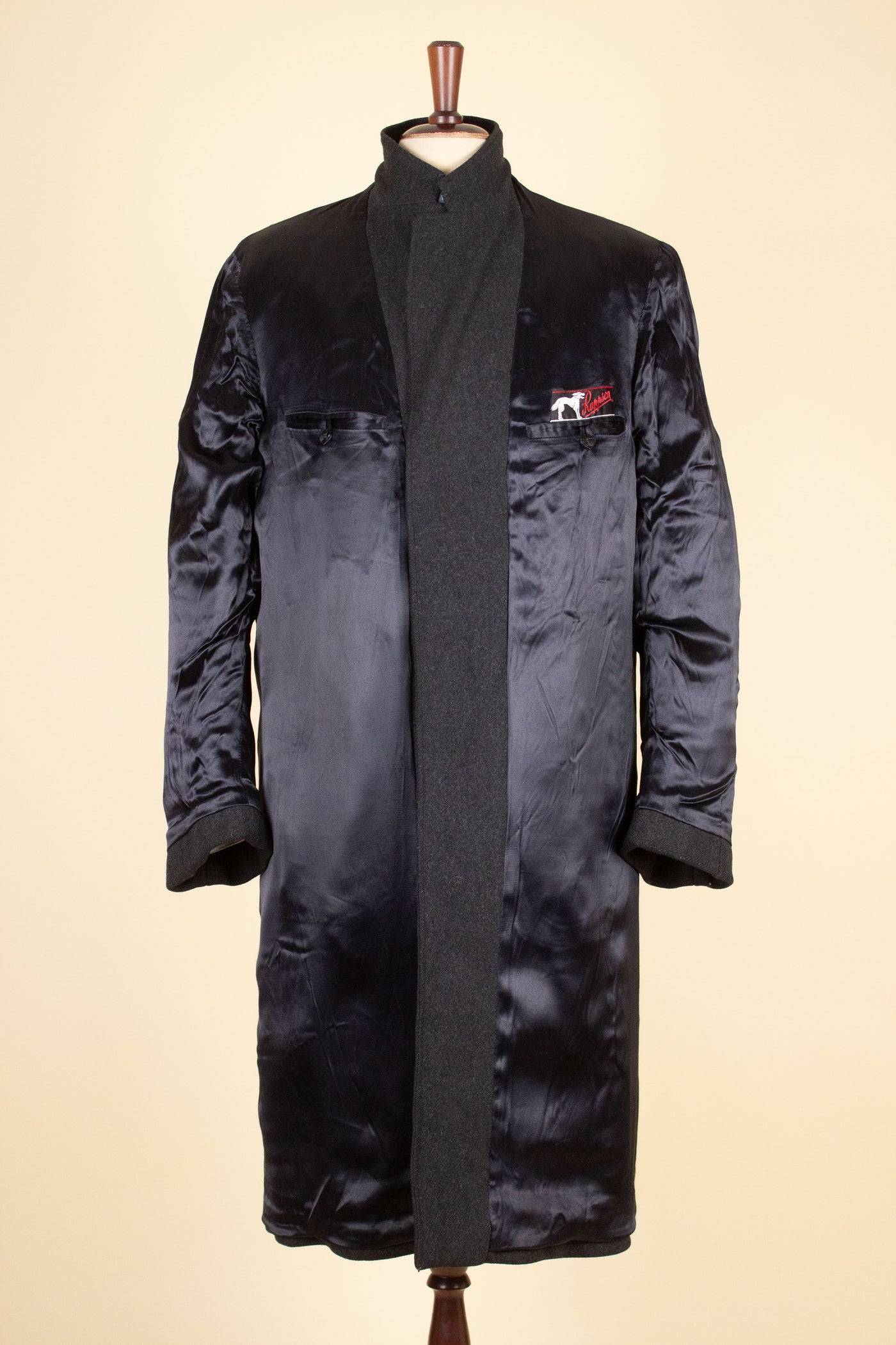 SWEDISH 1940S/1950S DARK GREY SINGLE BREASTED OVERCOAT BY RAPPSON. SIZE CA EU 50