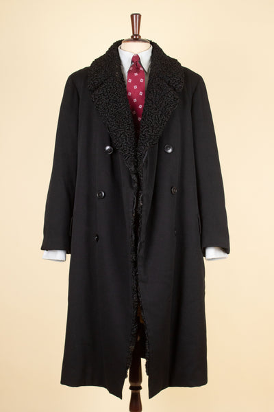 SWEDISH 1910S/1920S BLACK OVERCOAT WITH PERSIAN COLLAR AND FUR LINING, BY PAUL U. BERGSTRÖM. SIZE CA EU 48
