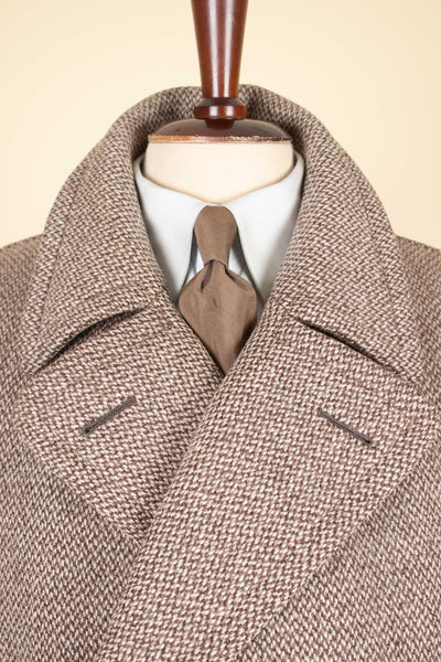 SWEDISH 1957 LIGHT BROWN DOUBLE BREASTED BESPOKE OVERCOAT BY PUB. SIZE CA EU 52-54