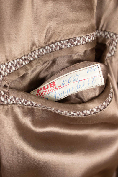 SWEDISH 1957 LIGHT BROWN DOUBLE BREASTED BESPOKE OVERCOAT BY PUB. SIZE CA EU 52-54