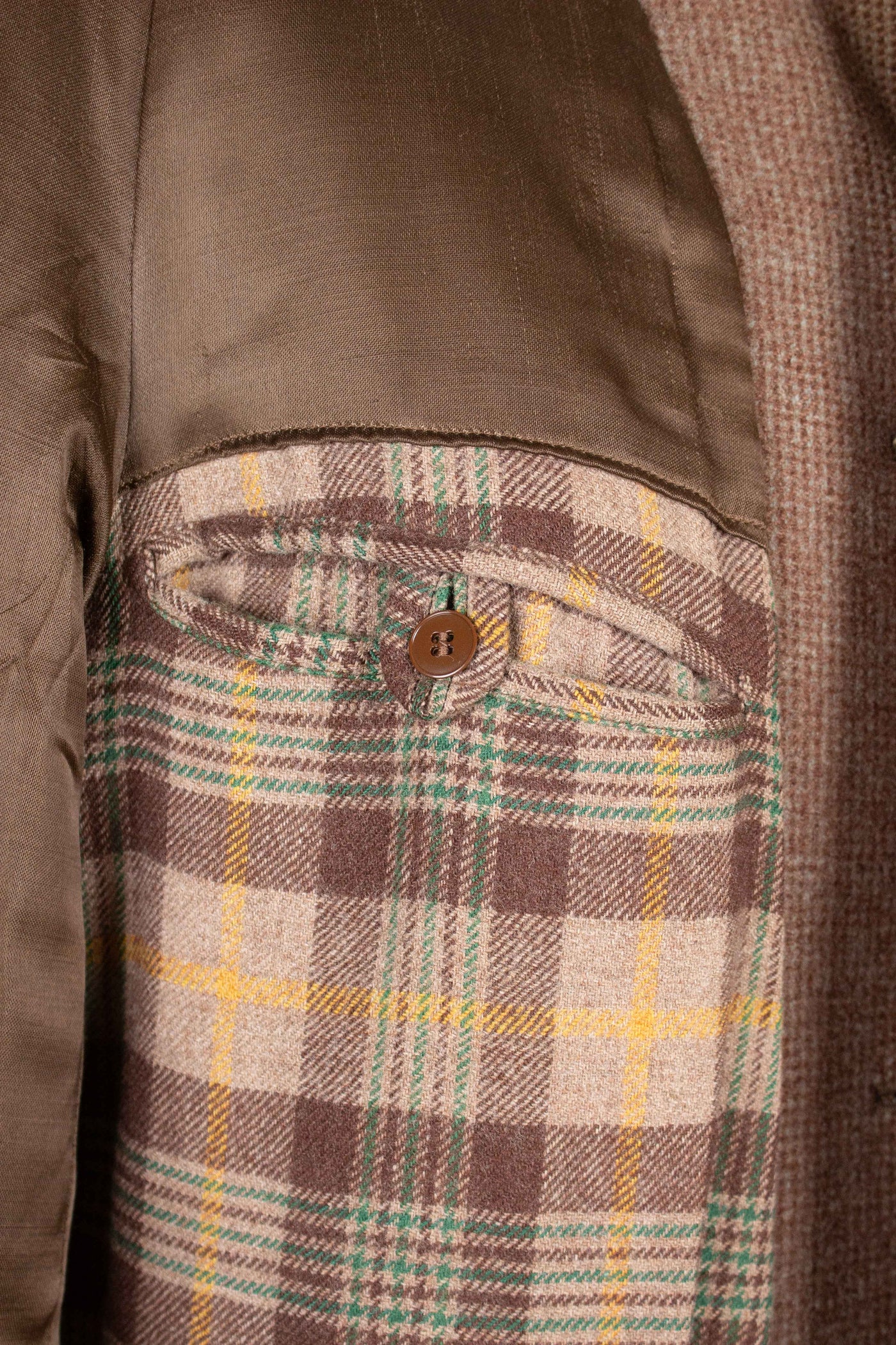 SWEDISH 1940S/1950S MID-BROWN RAGLAN TWEED OVERCOAT BY JUNEX. SIZE CA EU 46-48