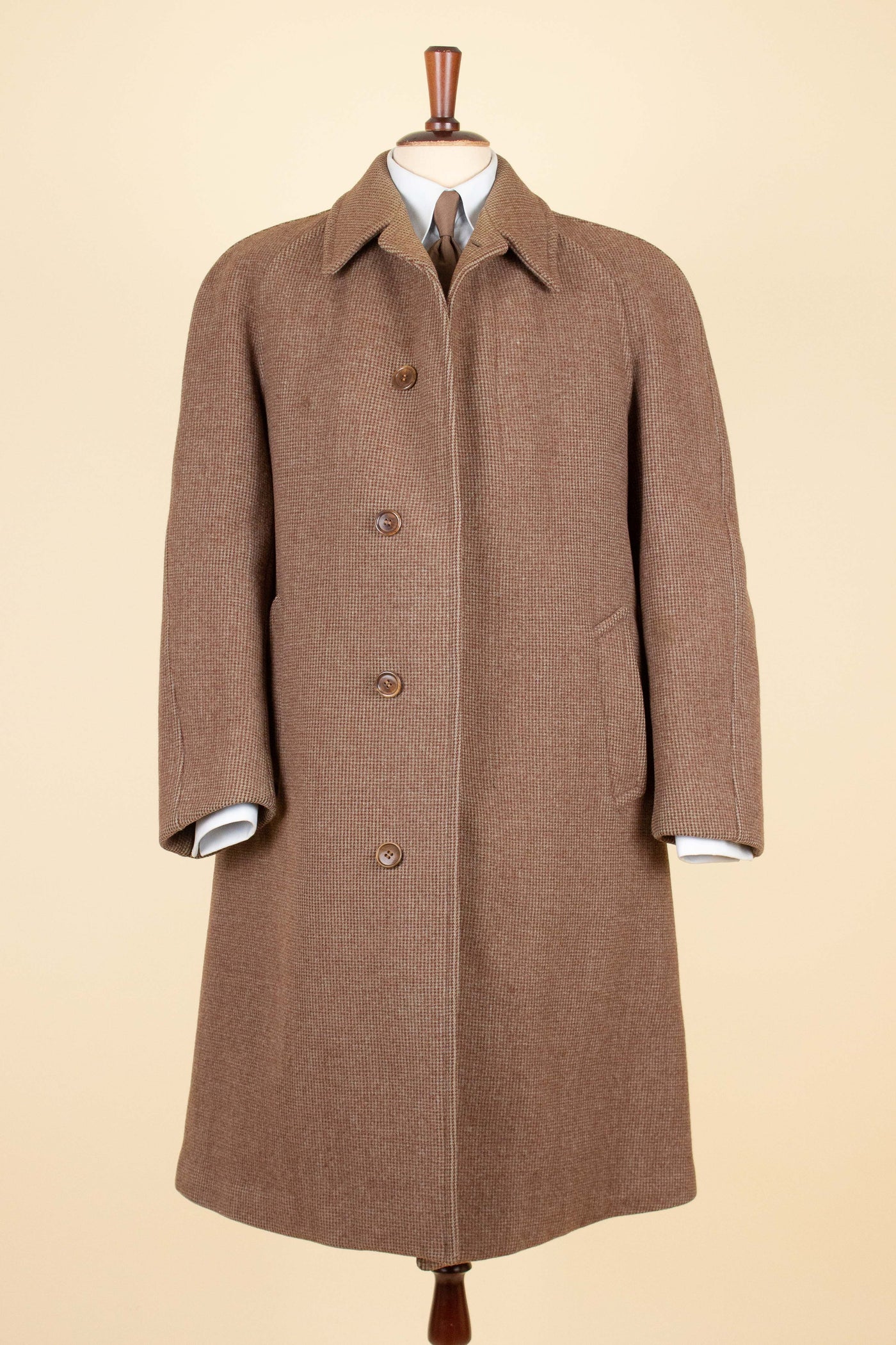 SWEDISH 1940S/1950S MID-BROWN RAGLAN TWEED OVERCOAT BY JUNEX. SIZE CA EU 46-48
