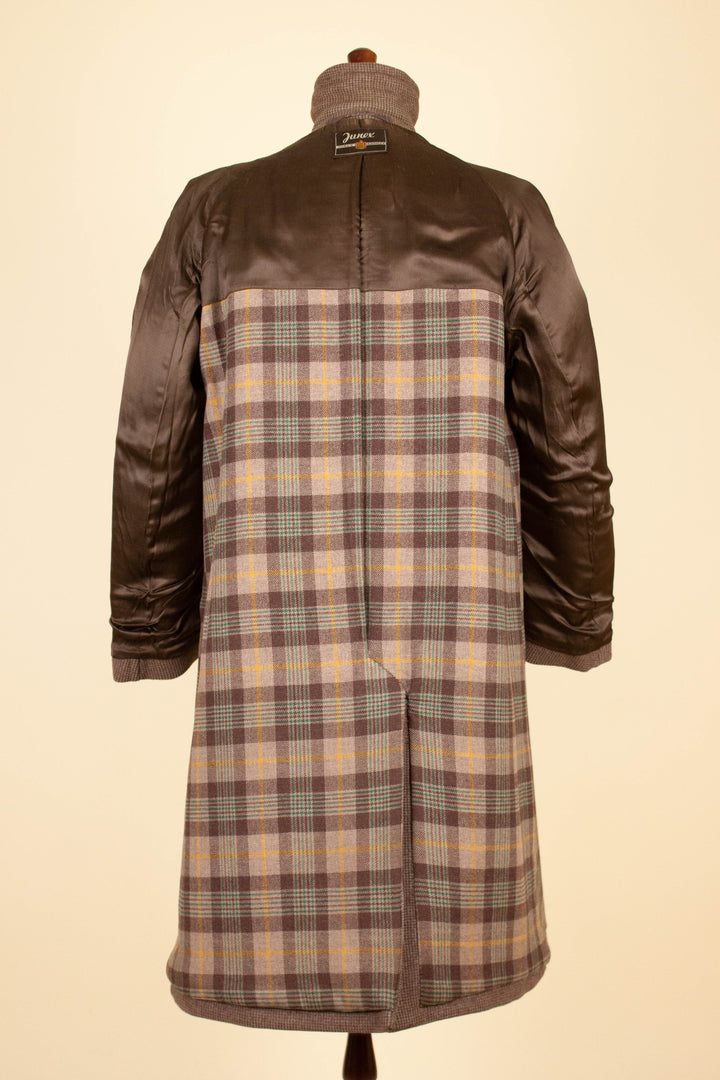 SWEDISH 1940S/1950S MID-BROWN RAGLAN TWEED OVERCOAT BY JUNEX. SIZE