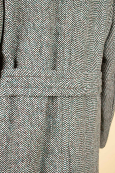 SWEDISH 1930S/1940S GREEN HERRINGBONE DEADSTOCK TWEED COAT BY HELLTEX. SIZE CA EU 46