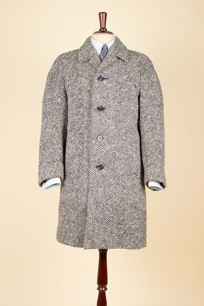 SWEDISH 1950S/1960S SALT&PEPPER/HERRINGBONE RAGLAN OVERCOAT BY STRÖMS. SIZE CA EU 44-46