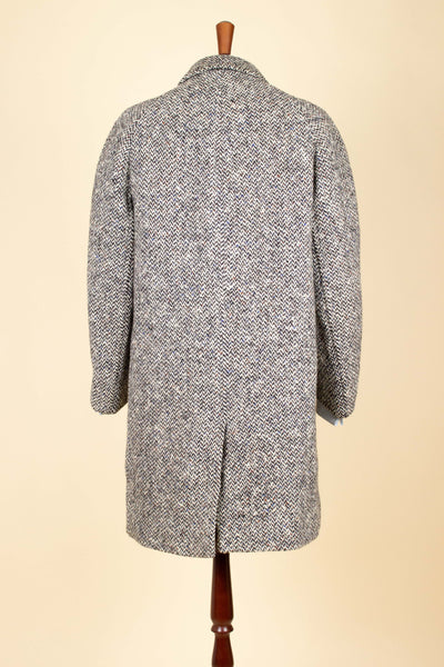 SWEDISH 1950S/1960S SALT&PEPPER/HERRINGBONE RAGLAN OVERCOAT BY STRÖMS. SIZE CA EU 44-46