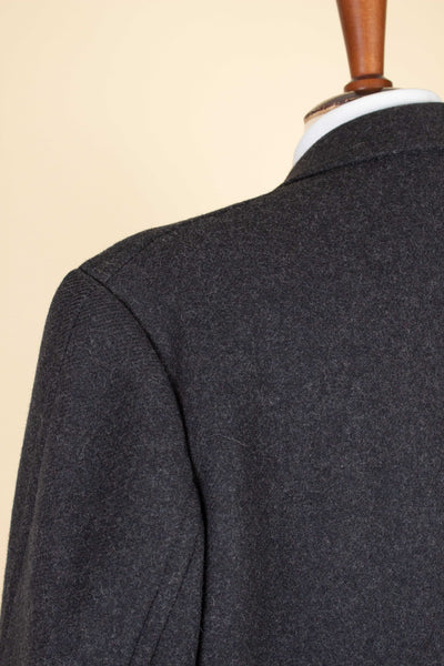 SWEDISH 1940S DARK GREY SINGLE BREASTED OVERCOAT BY KABOM. SIZE CA EU 50-52