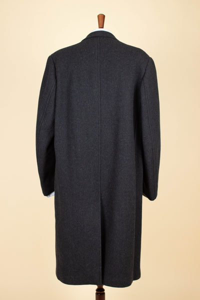 SWEDISH 1940S DARK GREY SINGLE BREASTED OVERCOAT BY KABOM. SIZE CA EU 50-52