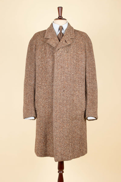 SWEDISH 1930S/1940S BROWN HERRINGBONE RAGLAN TWEED OVERCOAT. SIZE CA EU 48