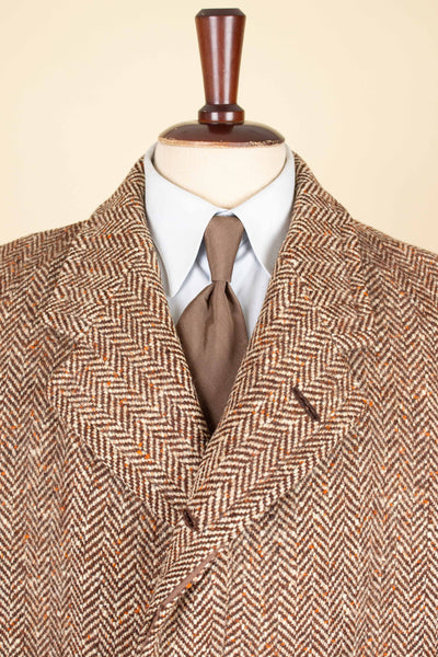 SWEDISH 1930S/1940S BROWN HERRINGBONE RAGLAN TWEED OVERCOAT. SIZE CA EU 48