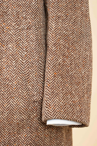 SWEDISH 1930S/1940S BROWN HERRINGBONE RAGLAN TWEED OVERCOAT. SIZE CA EU 48