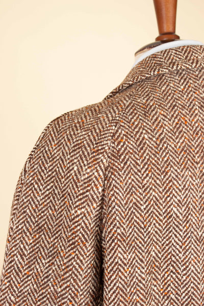 SWEDISH 1930S/1940S BROWN HERRINGBONE RAGLAN TWEED OVERCOAT. SIZE CA EU 48