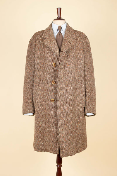 SWEDISH 1930S/1940S BROWN HERRINGBONE RAGLAN TWEED OVERCOAT. SIZE CA EU 48