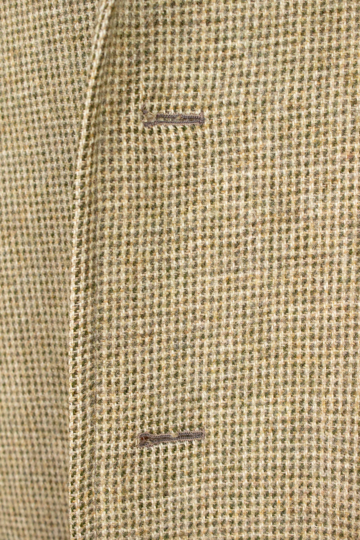 SWEDISH 1950S LIGHT GREEN SINGLE BREASTED TWEED OVERCOAT BY NORDISKA KOMPANIET. SIZE CA EU 48