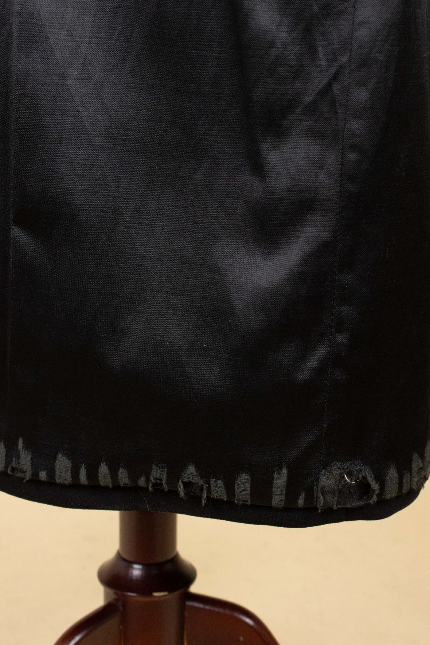 SWEDISH 1930S BLACK DOUBLE BREASTED OVERCOAT BY JUNEX. SIZE CA EU 46 LONG