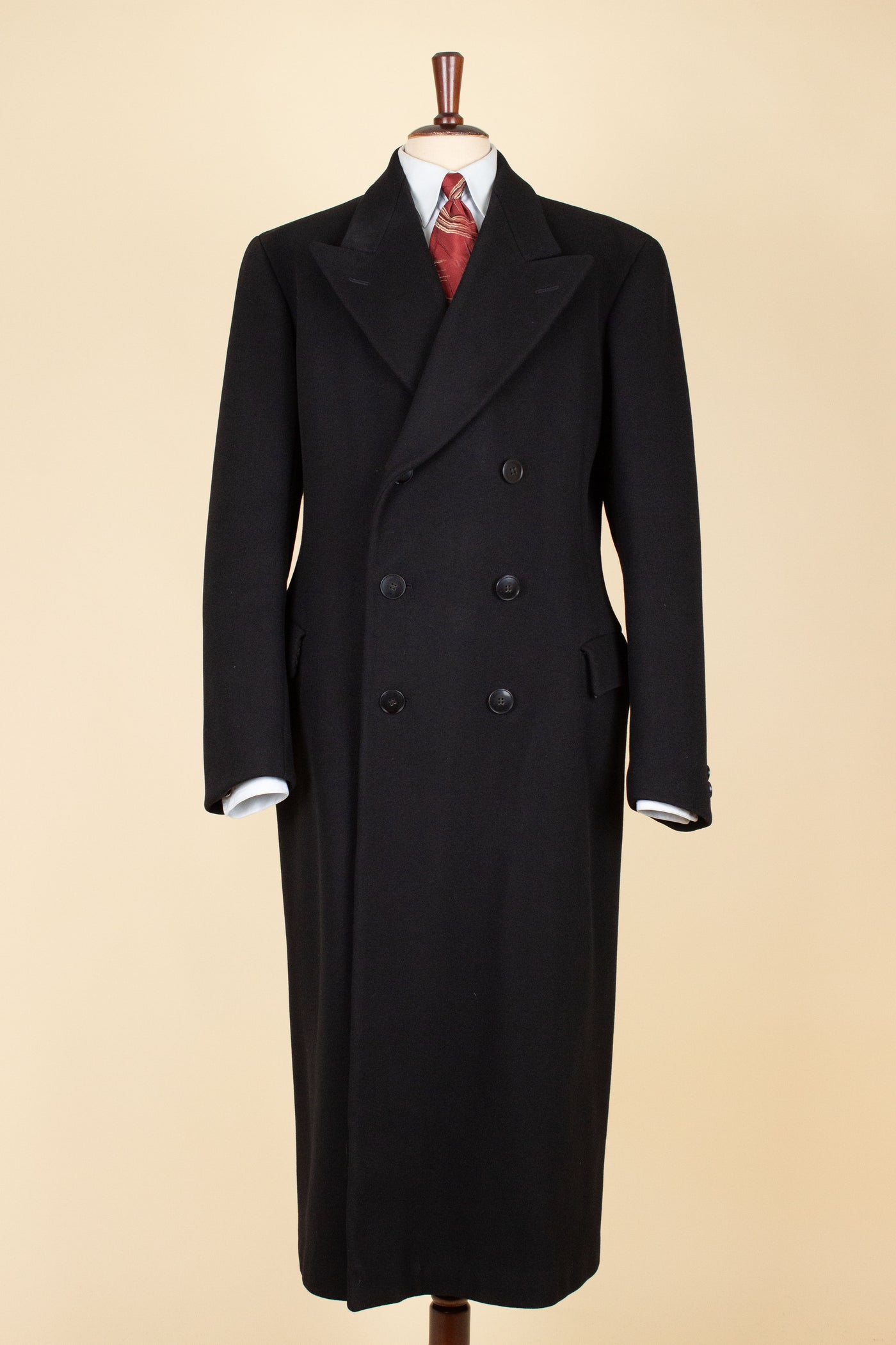 SWEDISH 1930S BLACK DOUBLE BREASTED OVERCOAT BY JUNEX. SIZE CA EU 46 LONG