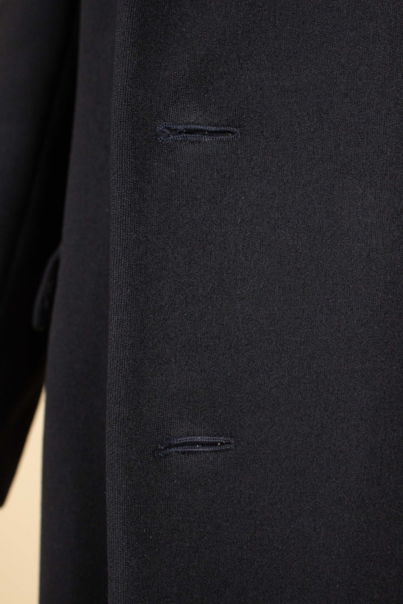 SWEDISH 1930S BLACK DOUBLE BREASTED OVERCOAT BY JUNEX. SIZE CA EU 46 LONG