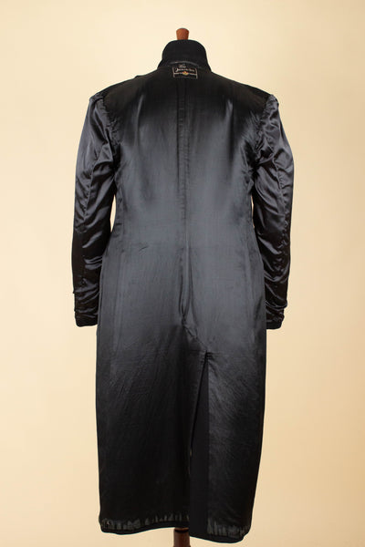 SWEDISH 1930S BLACK DOUBLE BREASTED OVERCOAT BY JUNEX. SIZE CA EU 46 LONG