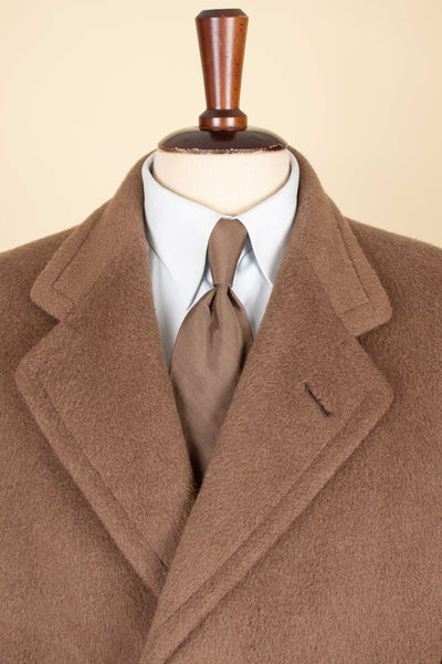 AMERICAN 1950S CHOCOLATE BROWN CAMEL WOOL SINGLE BREASTED OVERCOAT. SIZE CA EU 46-48