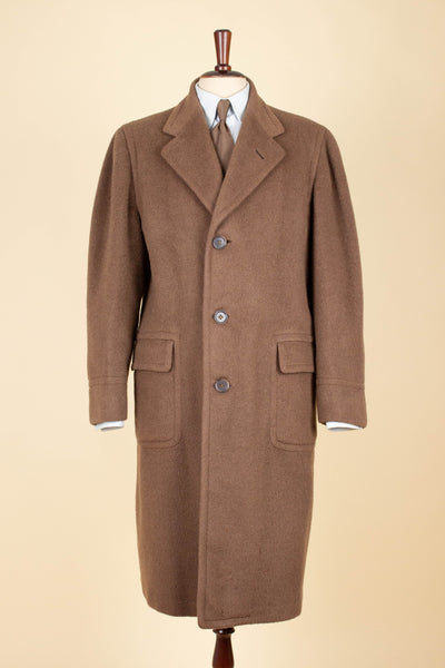 AMERICAN 1950S CHOCOLATE BROWN CAMEL WOOL SINGLE BREASTED OVERCOAT. SIZE CA EU 46-48