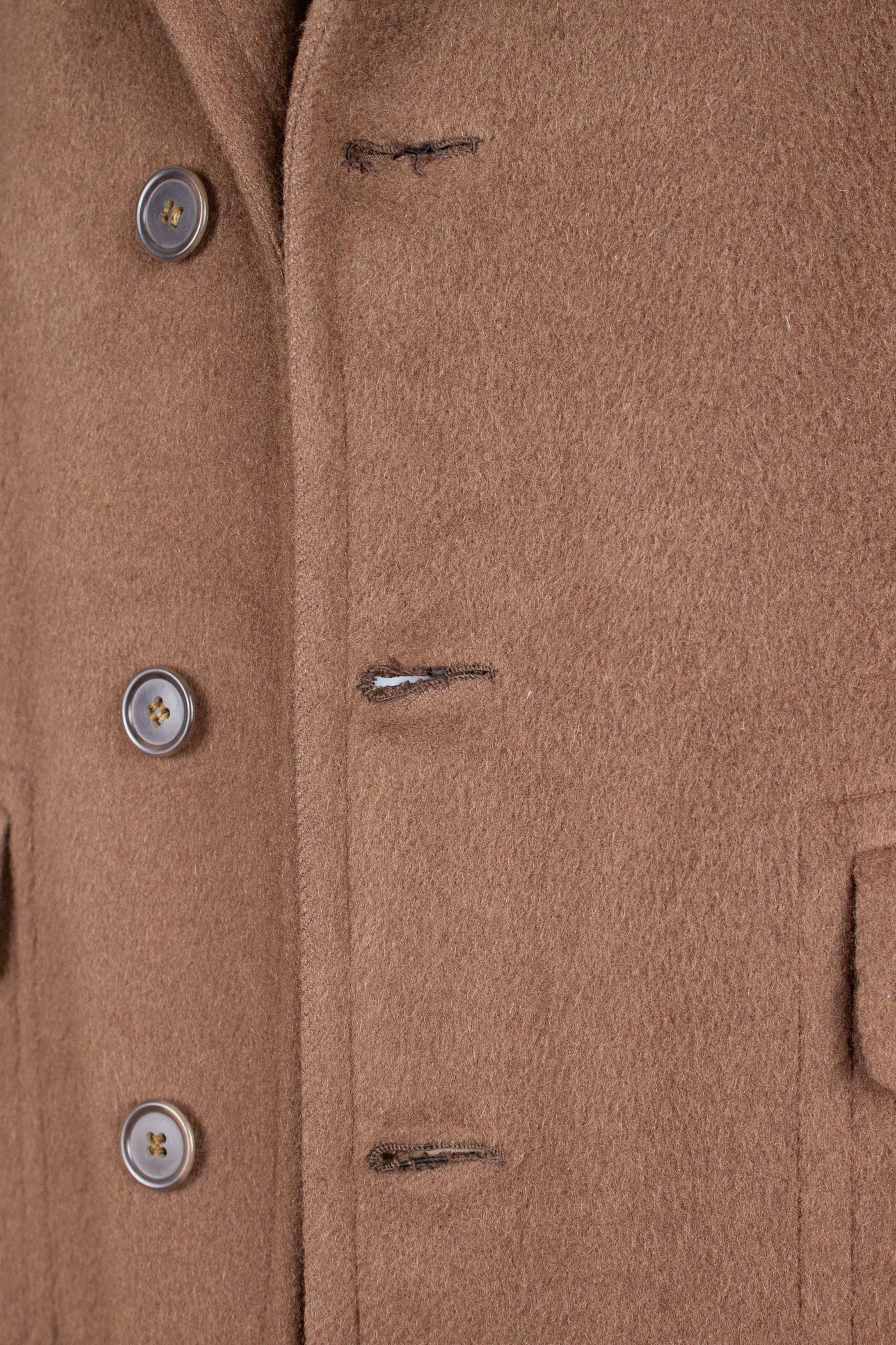 AMERICAN 1950S CHOCOLATE BROWN CAMEL WOOL SINGLE BREASTED OVERCOAT. SIZE CA EU 46-48