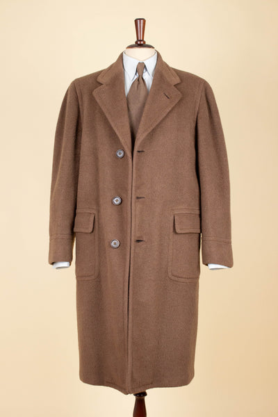 AMERICAN 1950S CHOCOLATE BROWN CAMEL WOOL SINGLE BREASTED OVERCOAT. SIZE CA EU 46-48