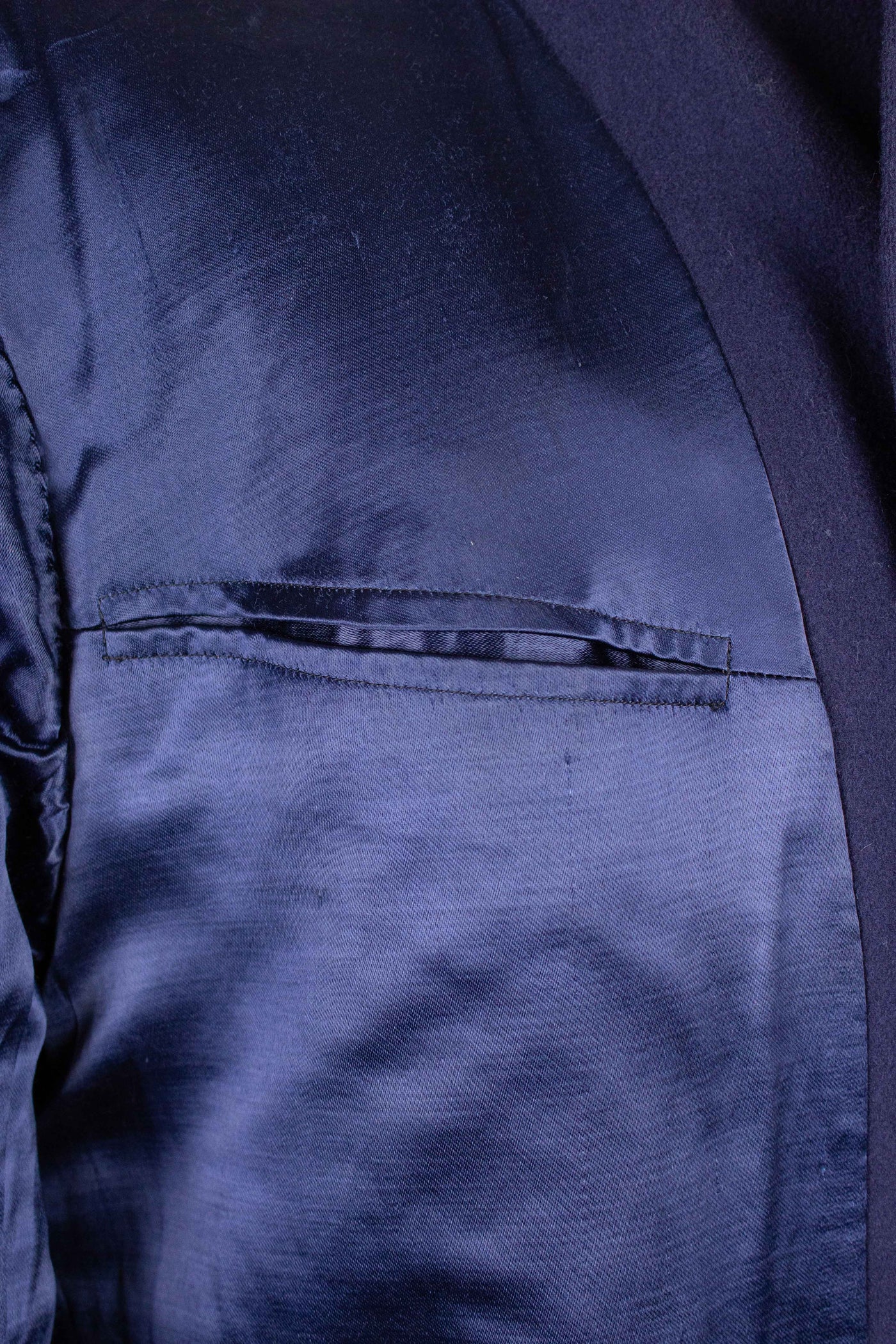 SWEDISH 1940S/1950S NAVY BLUE SINGLE BREASTED OVERCOAT BY WIDENGRENS. SIZE CA EU 48