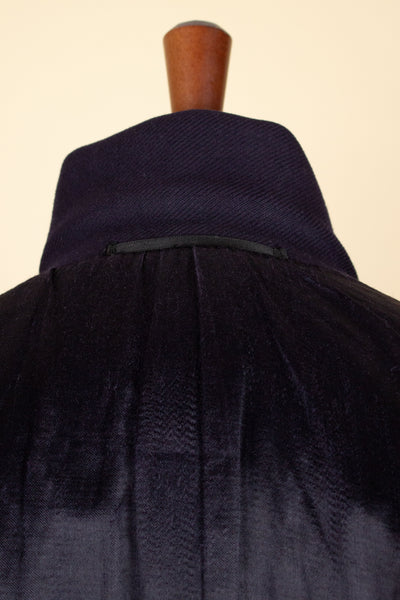 1930S/1940S NAVY BLUE DOUBLE BREASTED OVERCOAT BY UKNOWN MAKER. SIZE CA EU 56-58 SHORT