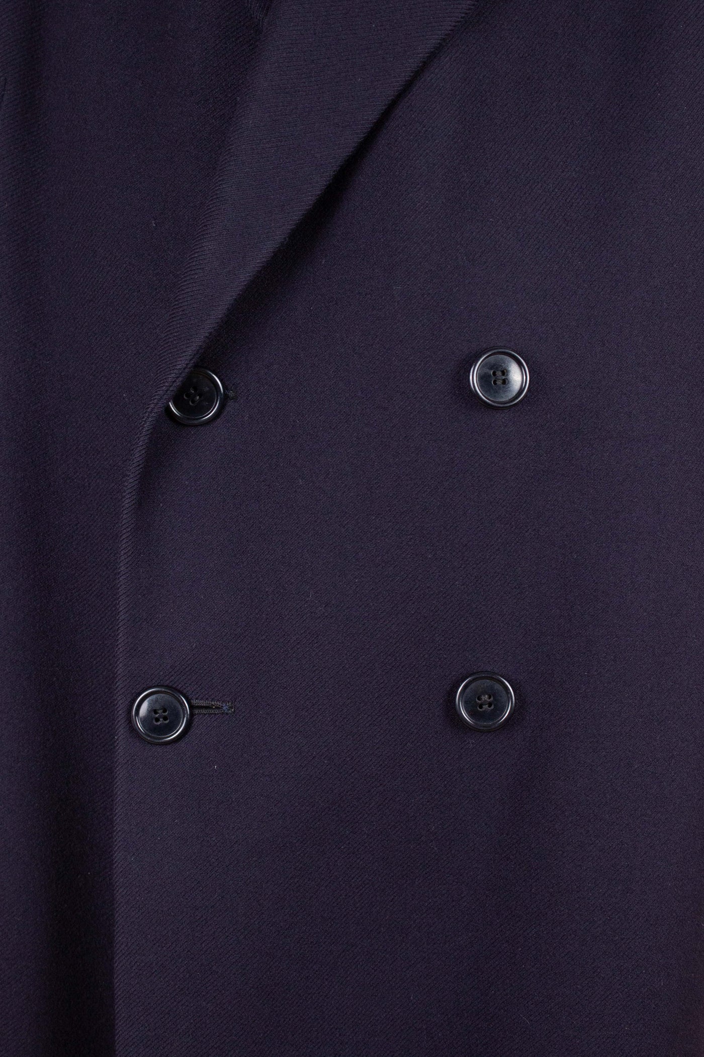 1930S/1940S NAVY BLUE DOUBLE BREASTED OVERCOAT BY UKNOWN MAKER. SIZE CA EU 56-58 SHORT