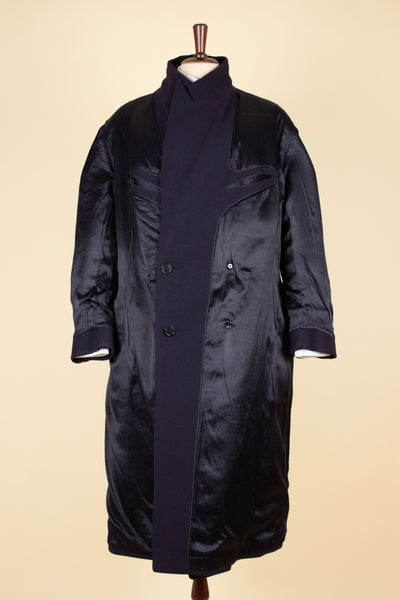 1930S/1940S NAVY BLUE DOUBLE BREASTED OVERCOAT BY UKNOWN MAKER. SIZE CA EU 56-58 SHORT