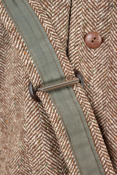 SWEDISH 1940S BROWN HERRINGBONE BELTED TWEED JACKET. SIZE CA EU 48