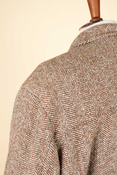 SWEDISH 1940S BROWN HERRINGBONE BELTED TWEED JACKET. SIZE CA EU 48