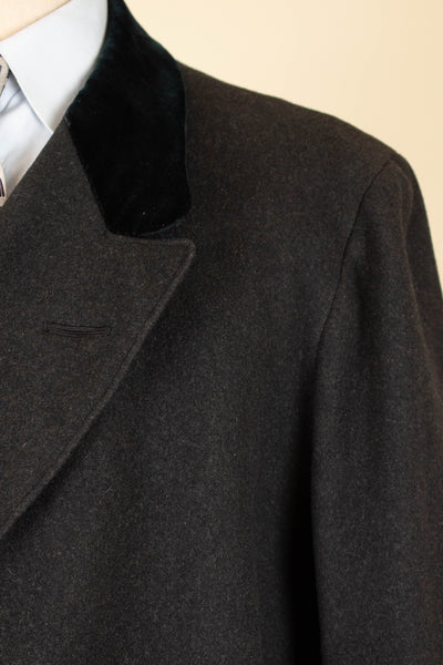 SWEDISH 1920S DARK GREY CHESTERFIELD COAT BY CARL H. SCHULTZ. SIZE CA EU 52-54