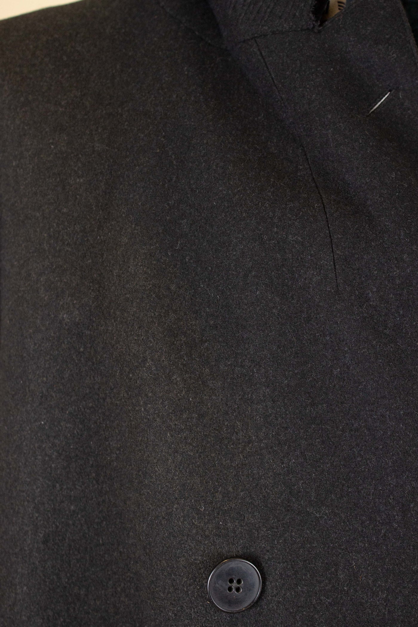 SWEDISH 1920S DARK GREY CHESTERFIELD COAT BY CARL H. SCHULTZ. SIZE CA EU 52-54