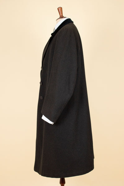 SWEDISH 1920S DARK GREY CHESTERFIELD COAT BY CARL H. SCHULTZ. SIZE CA EU 52-54